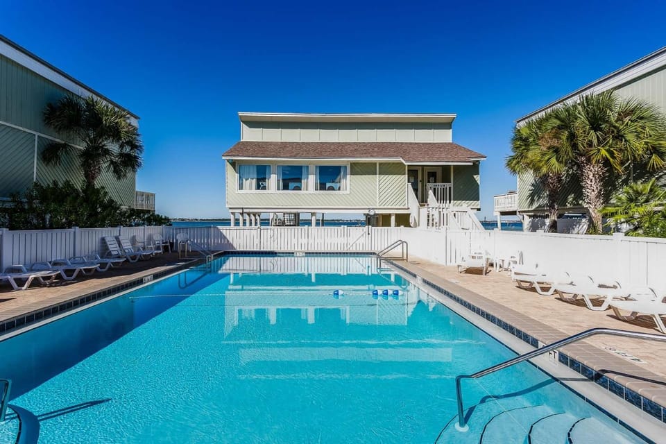Boardwalk E3 House in Pensacola Beach