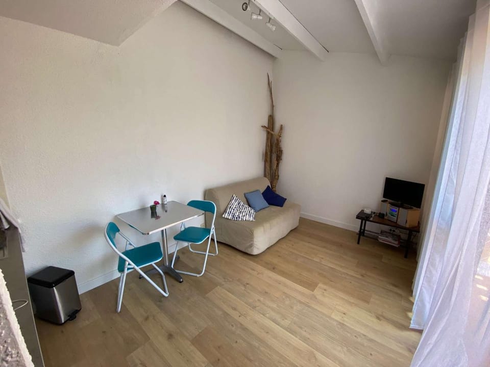 Villa 2 pièces, 4 couchages, face à la mer, parking privé, proche commerces, plage à 300m. - FR-1-81-474 Villa in Leucate