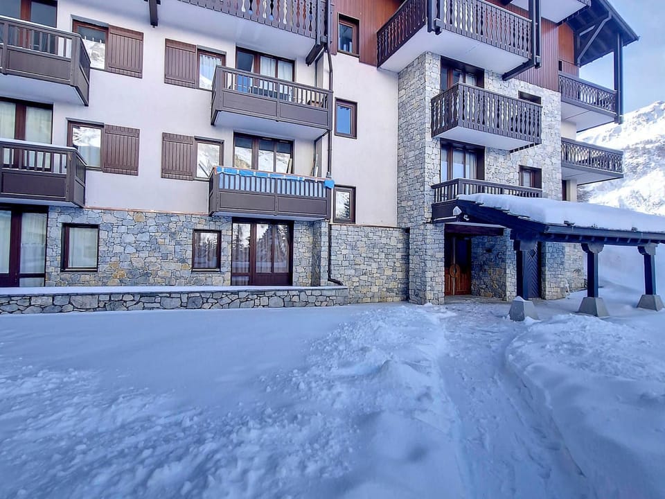 Superbe 2 Pièces + Cabine Rénové, Pied des Pistes, Val d'Isère, 6 Pers., Parking, Balcon Sud - FR-1-518-42 Cabin in Val dIsere