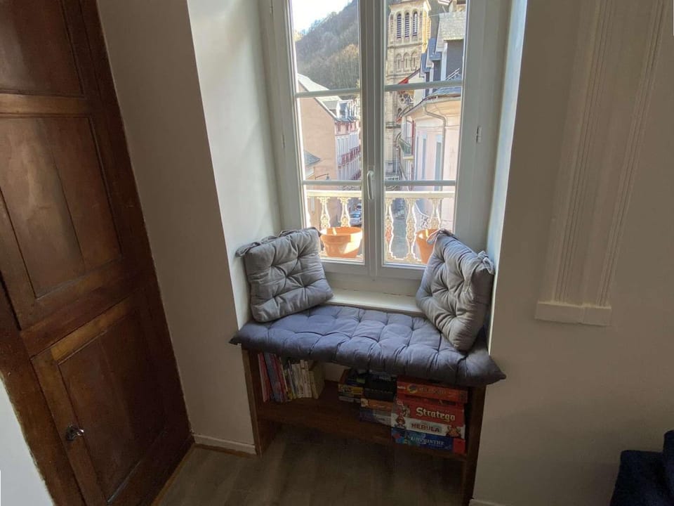 Appartement duplex confortable au cœur de Cauterets, idéal pour 6 personnes et proche des commodités. - FR-1-401-183 Apartment in Cauterets