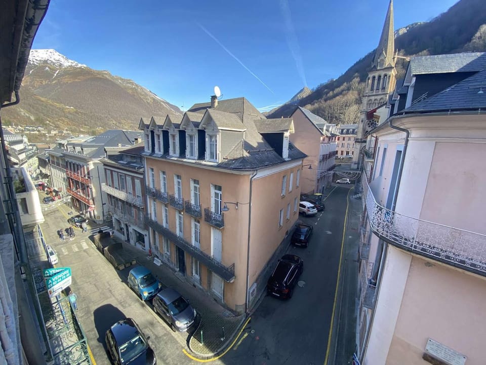 Appartement duplex confortable au cœur de Cauterets, idéal pour 6 personnes et proche des commodités. - FR-1-401-183 Apartment in Cauterets