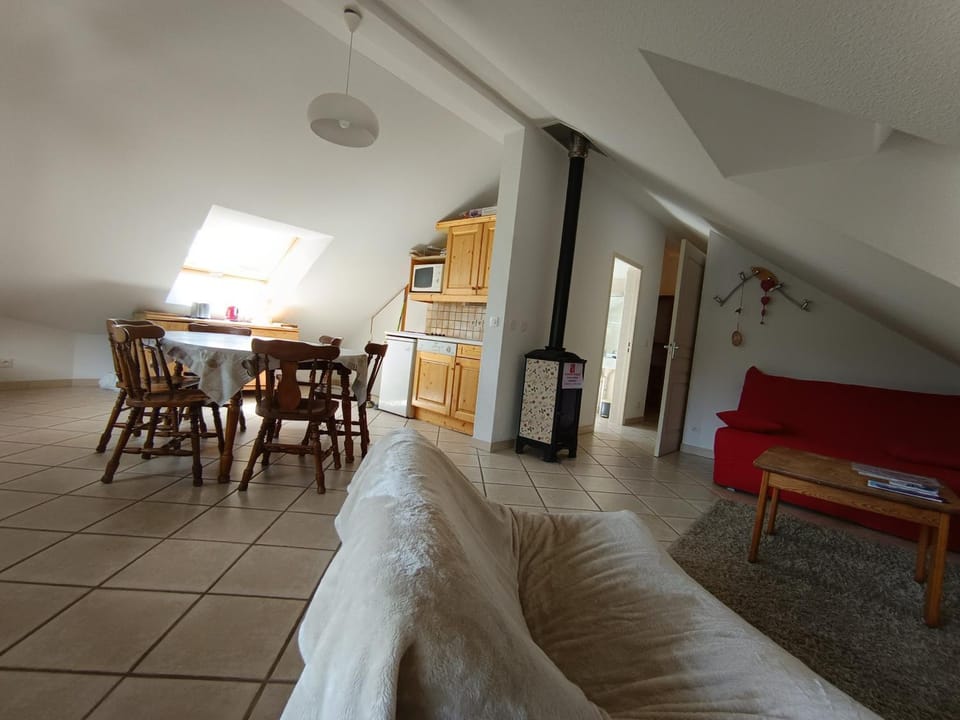 Duplex chaleureux 6p à Montgenèvre, proche pistes et commodités, balcon, animaux acceptés - FR-1-445-152 Apartment in Montgenèvre