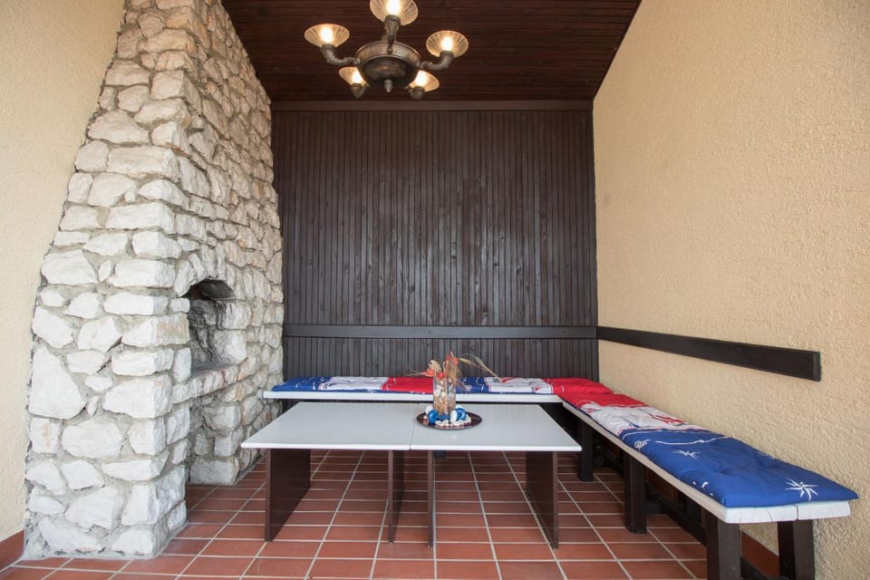 Other, Seating area
