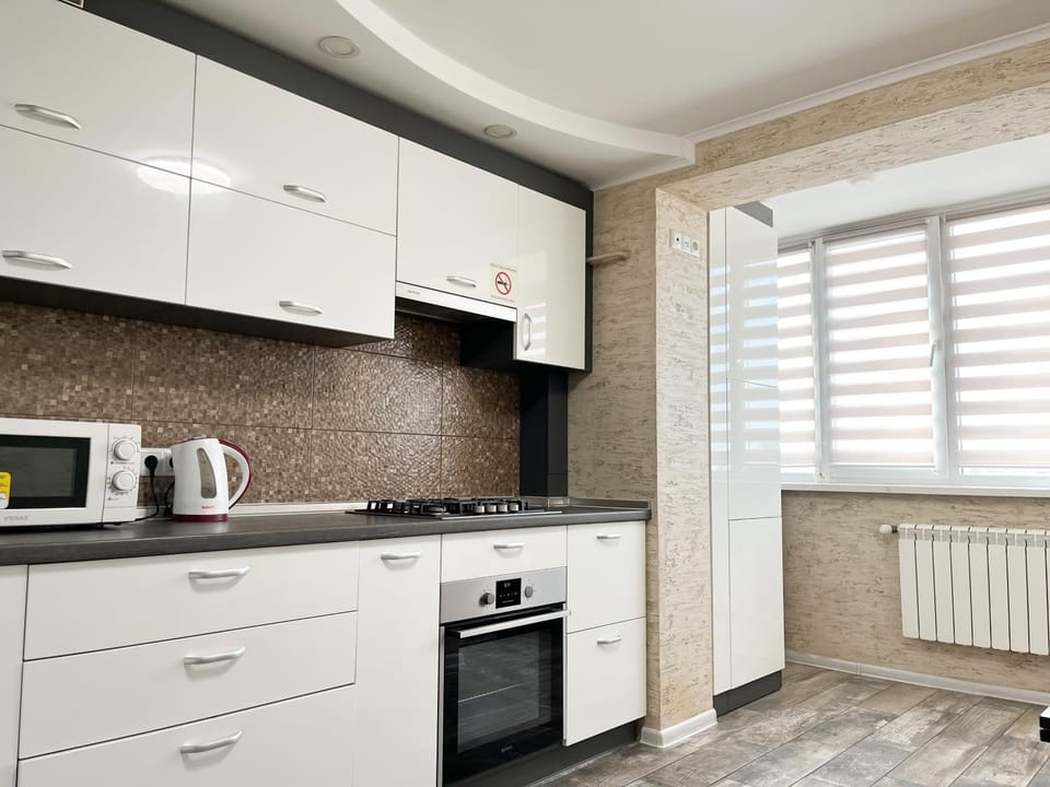 Coffee/tea facilities, Kitchen or kitchenette, internet, stove