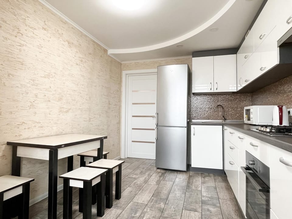 Kitchen or kitchenette, Dining area, dishwasher, oven, stove