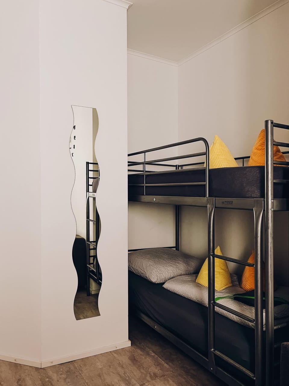 Bedroom, bunk bed