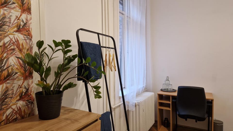 Bedroom, wardrobe