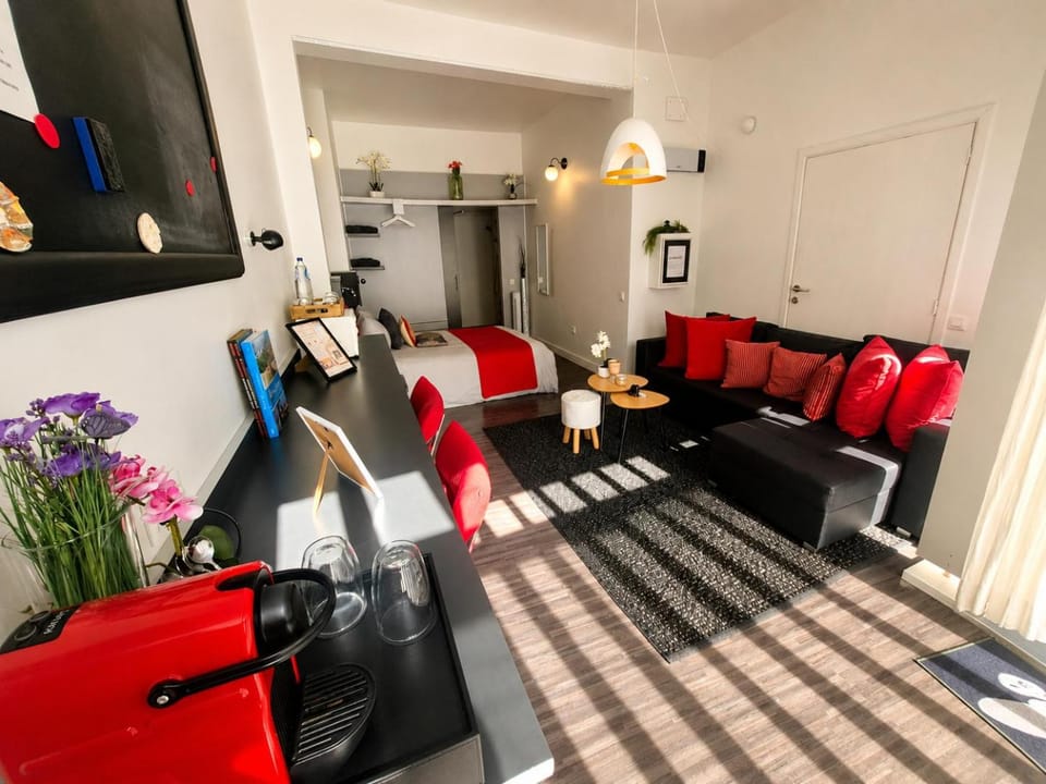 Bed, Photo of the whole room, Seating area, Bedroom