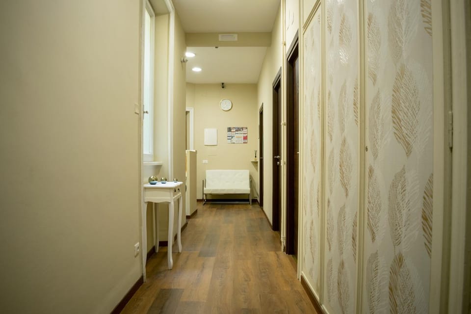 Lobby or reception, Internal: Not applicable to any particular room