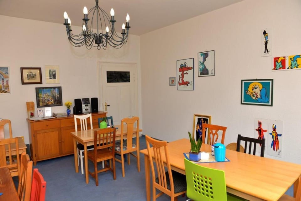 Communal lounge/ TV room