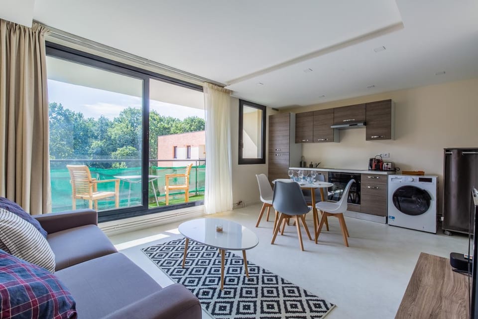 Coffee/tea facilities, Balcony/Terrace, Kitchen or kitchenette, Living room, Seating area, Dining area, washing machine