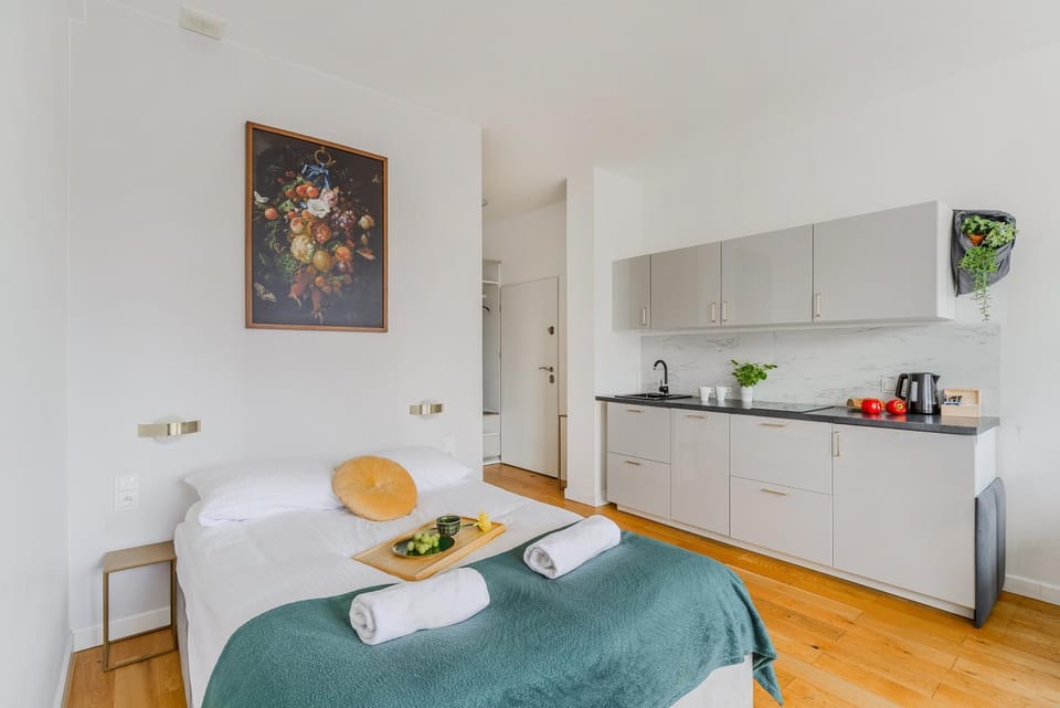Bed, Kitchen or kitchenette, Photo of the whole room, Bedroom, towels
