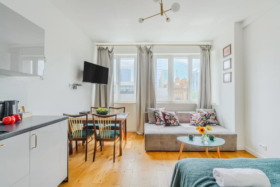 Bed, TV and multimedia, Living room, Photo of the whole room, Seating area
