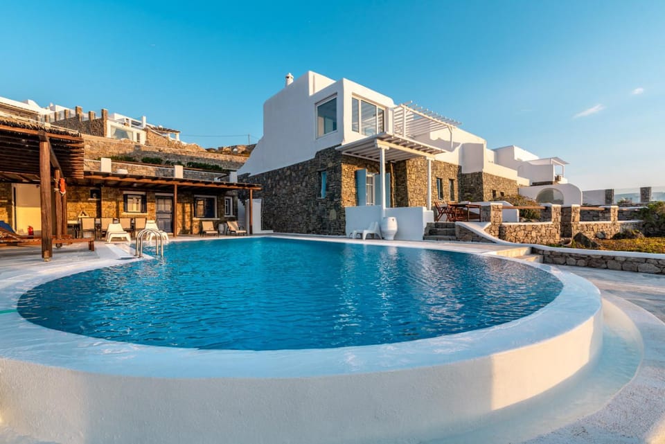 Swimming pool, Swimming pool