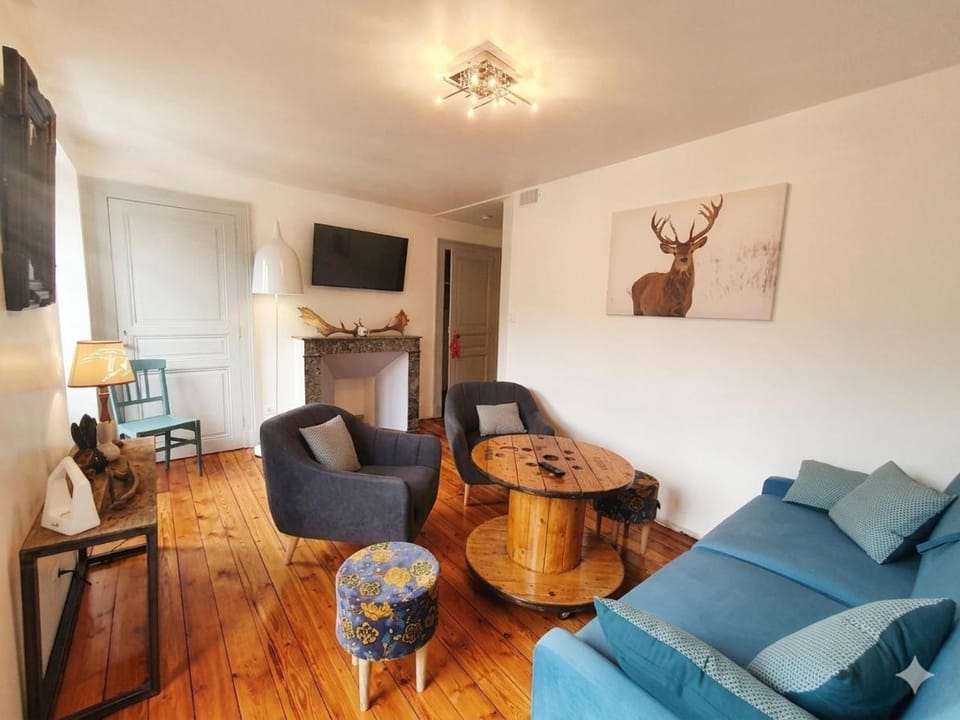 BEL APPARTEMENT LUCHON CENTRE WIFI et CLIMATISATION Apartment in Occitanie