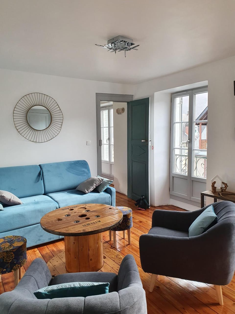 Living room, Seating area