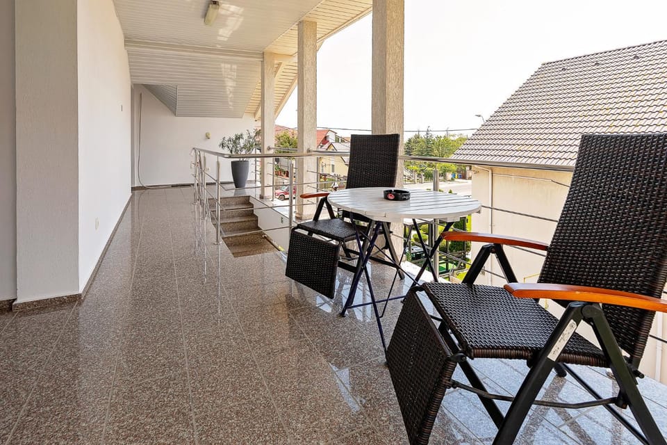 Property building, Balcony/Terrace