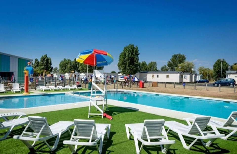 PRIVATELY OWNED Stunning Caravan Seawick Holiday Park St Osyth Campground/ 
RV Resort in Tendring District