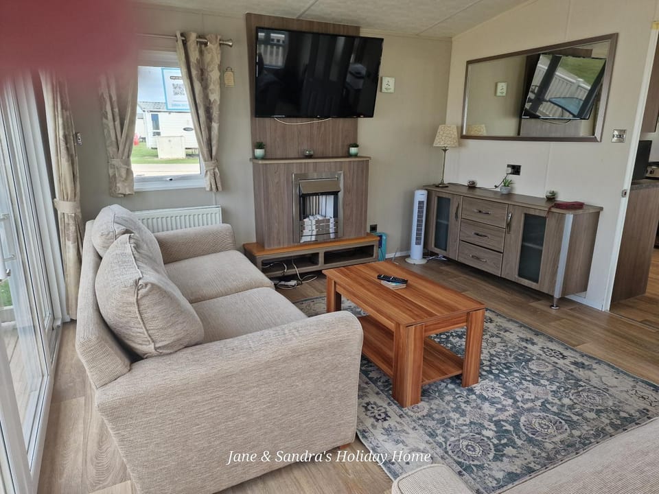 PRIVATELY OWNED Stunning Caravan Seawick Holiday Park St Osyth Campground/ 
RV Resort in Tendring District