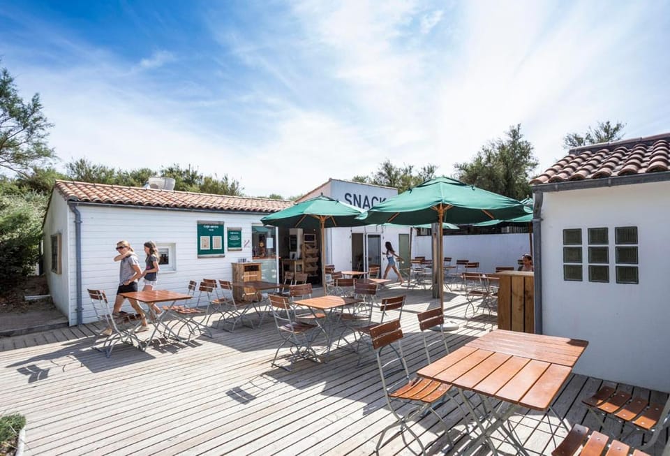 Patio, Restaurant/places to eat