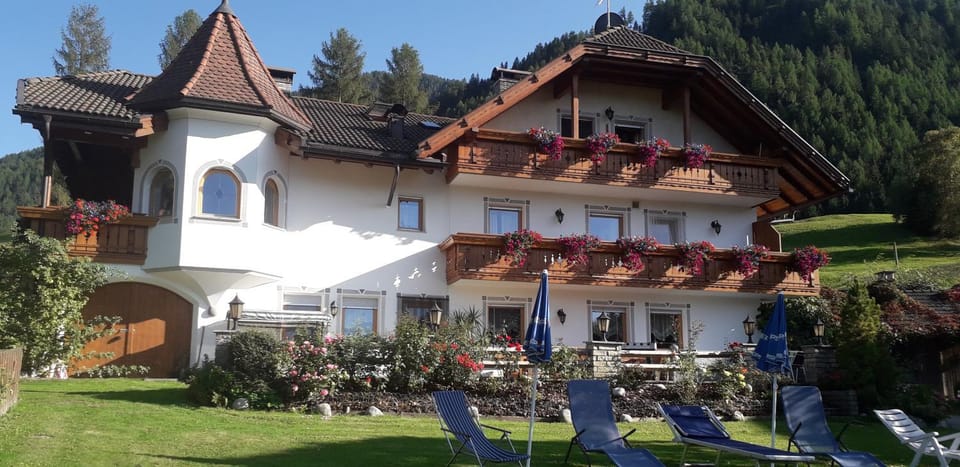 Property building, Summer, Other, Photo of the whole room, Garden view