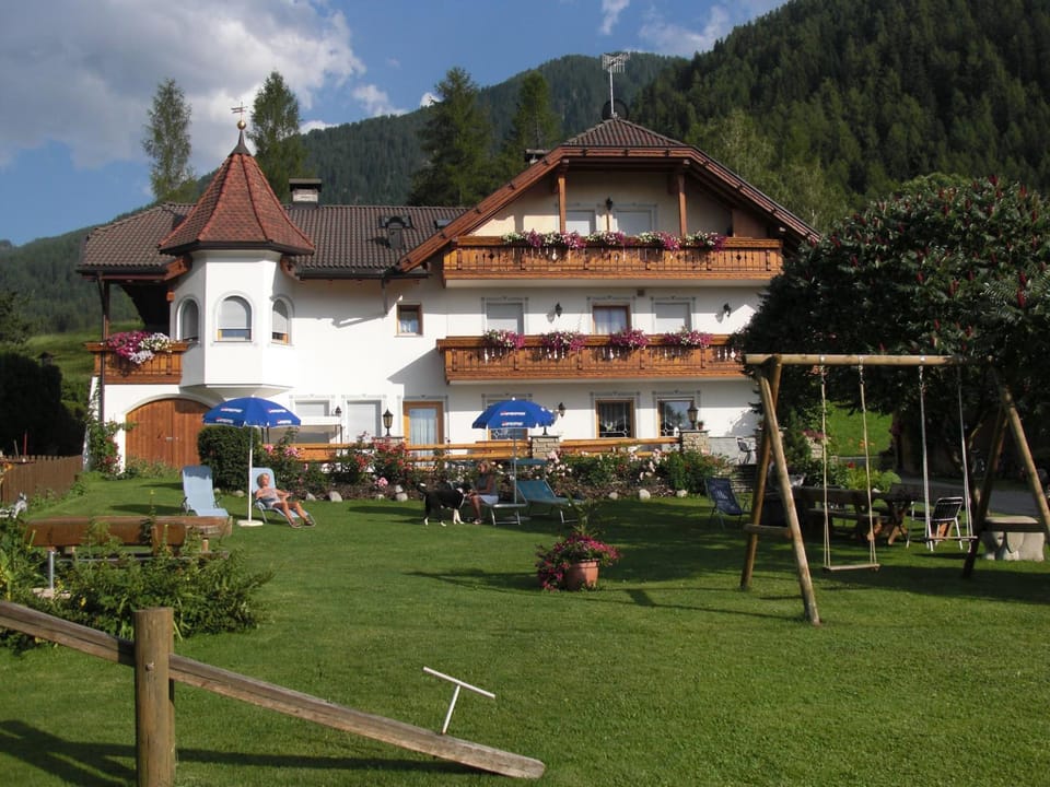 Facade/entrance, Garden