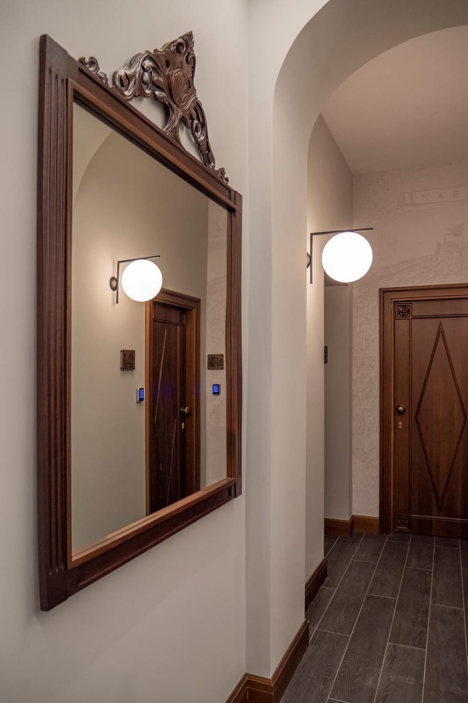 Facade/entrance, Area and facilities