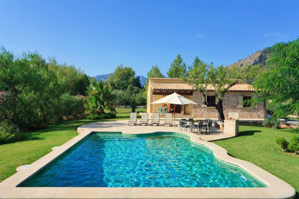 Property building, Garden, Garden view, Mountain view, Pool view, Swimming pool