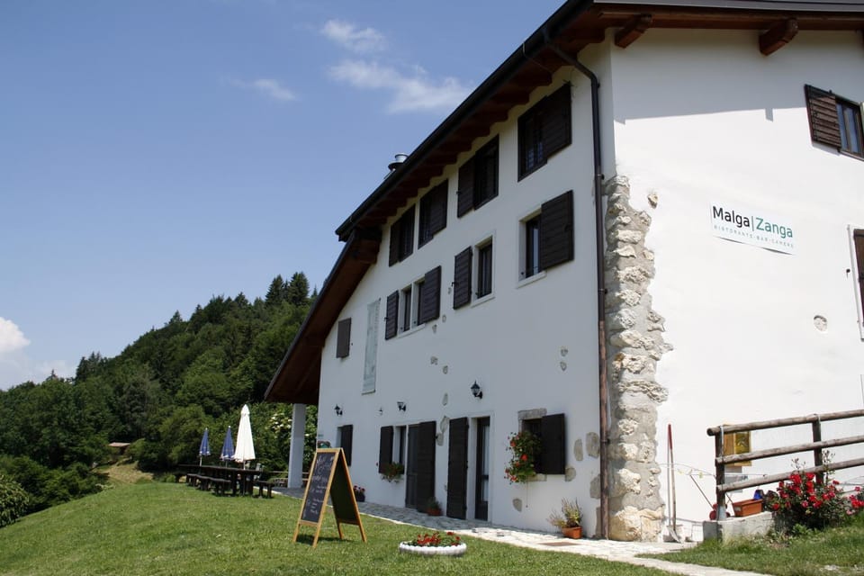 Trentino in malga: Malga Zanga Country House in Trentino-South Tyrol