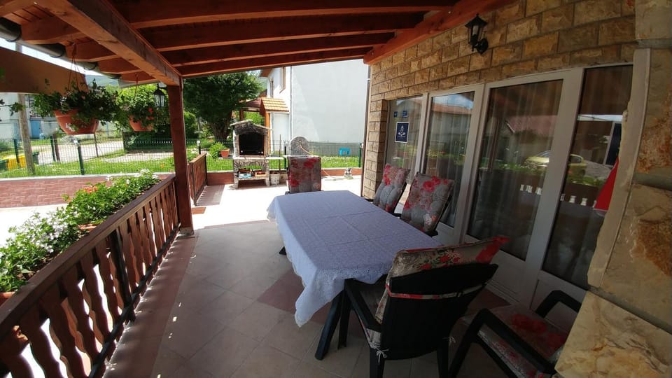 Patio, Day, BBQ facilities, Balcony/Terrace