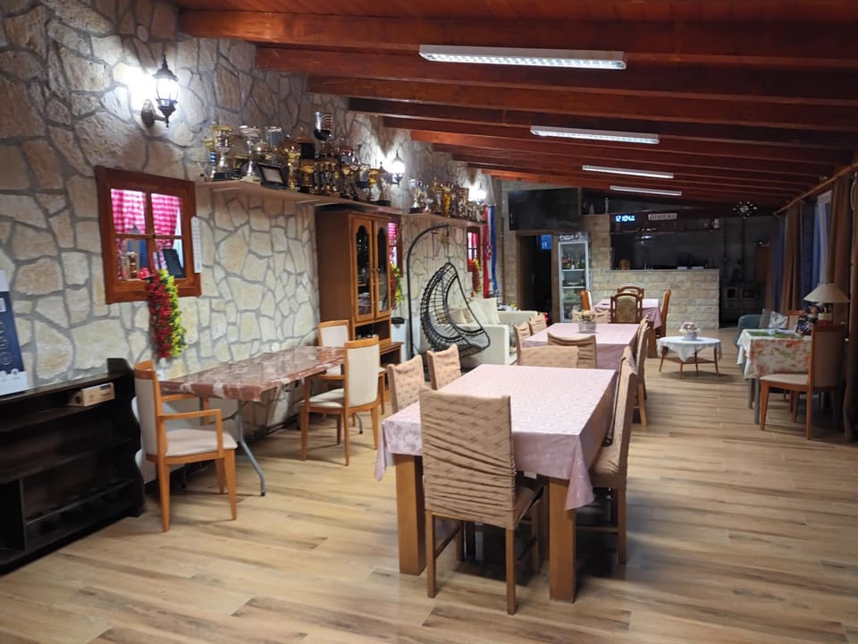 Guest House Mijić Bed and Breakfast in Lika-Senj County