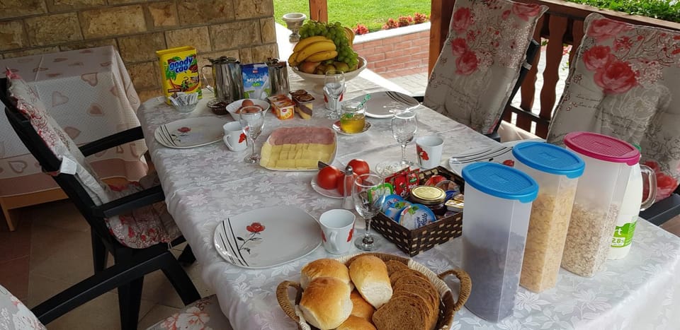 Breakfast, Continental breakfast