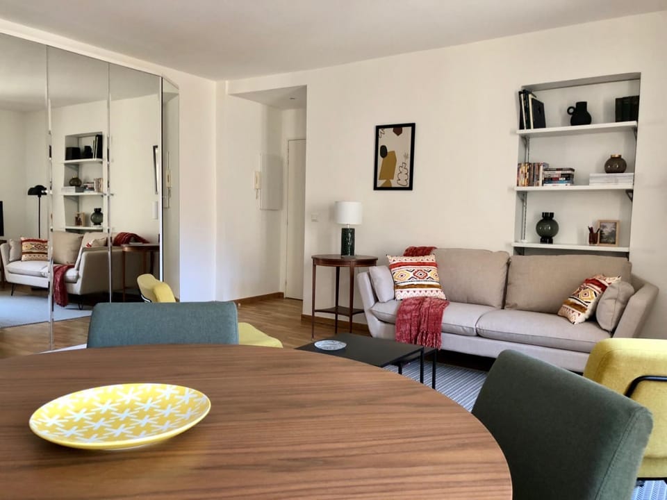 Living room, Dining area