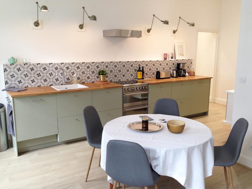 Kitchen or kitchenette