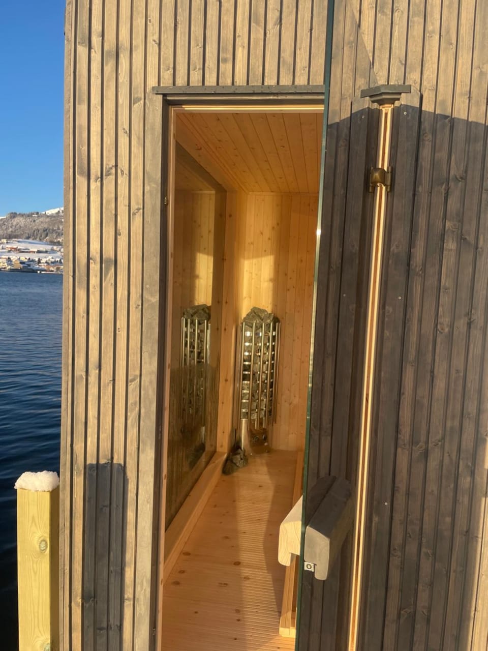 Panoramaresort in Hardangerfjorden leilighet i sjøkanten ved Hardangerfjorden for 7 personer boat , sauna,kajak, SUP for rent Apartment in Vestland