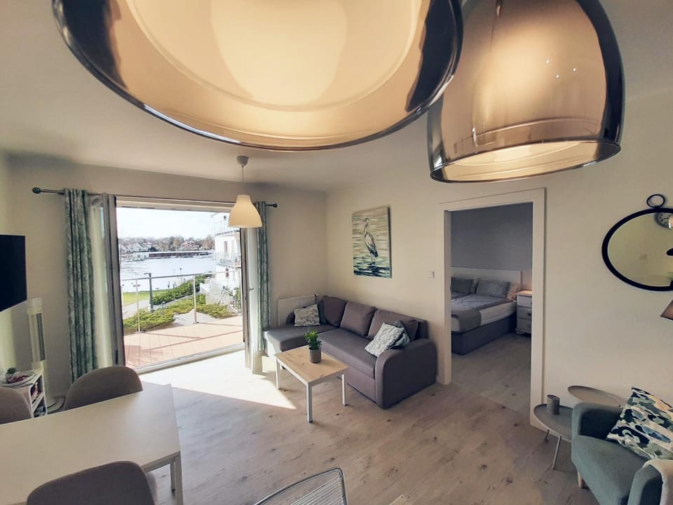 Day, Natural landscape, Living room, Seating area, Dining area, Bedroom, Lake view, Area and facilities, heating