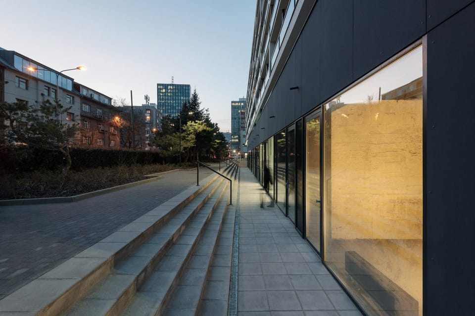 Property building, Facade/entrance, Off site, Neighbourhood, City view, Street view