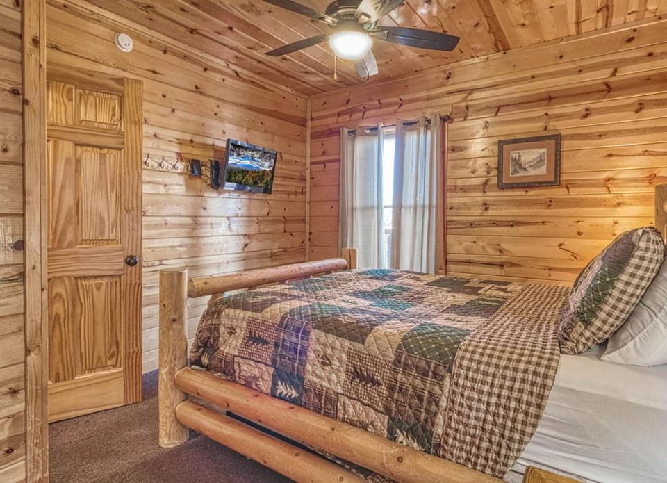 All About The View- Spacious Smoky Mountain Getaway Perfect for Families & Groups Chalet in Sevier County