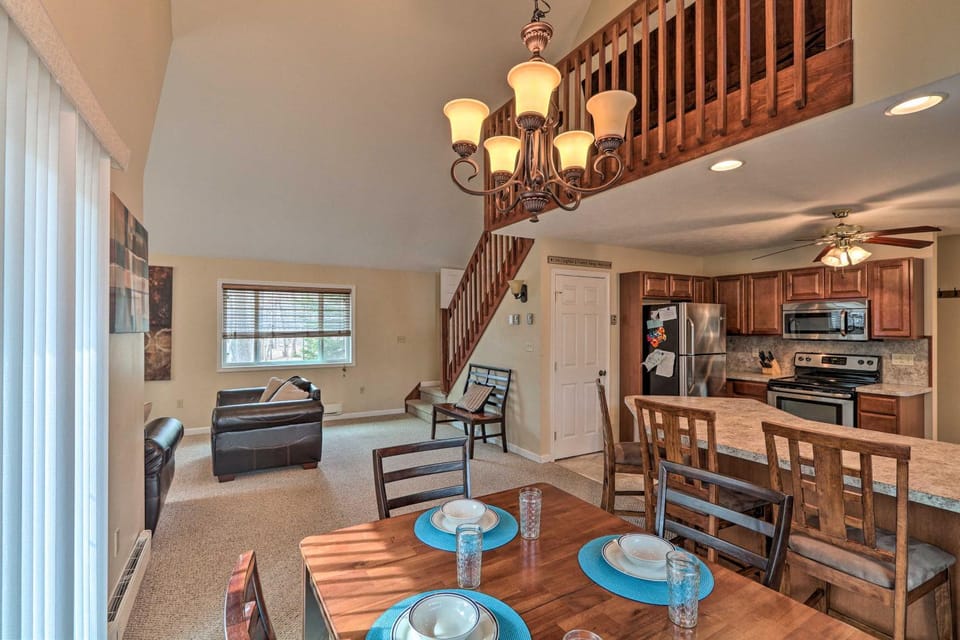 6 Mi to Skiing: Family Poconos Home w Decks! House in Kidder Township