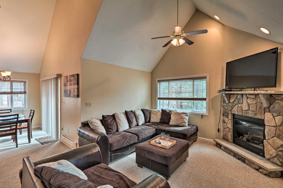 6 Mi to Skiing: Family Poconos Home w Decks! House in Kidder Township