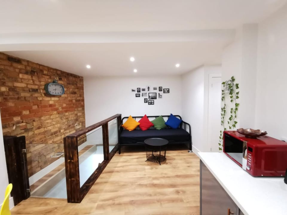 Seating area, Dining area, Bedroom