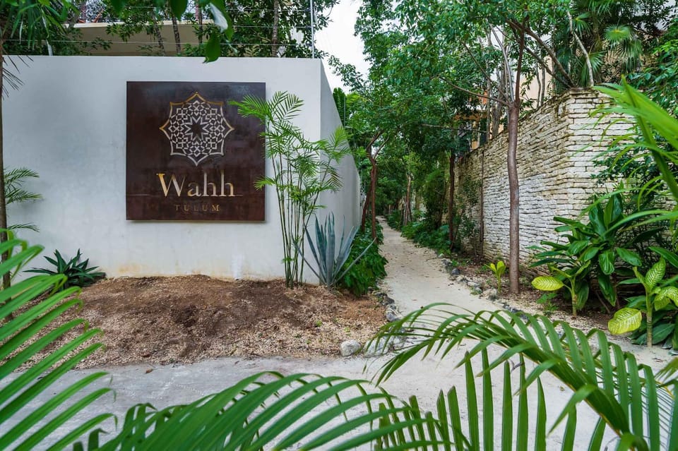 Facade/entrance, Logo/Certificate/Sign