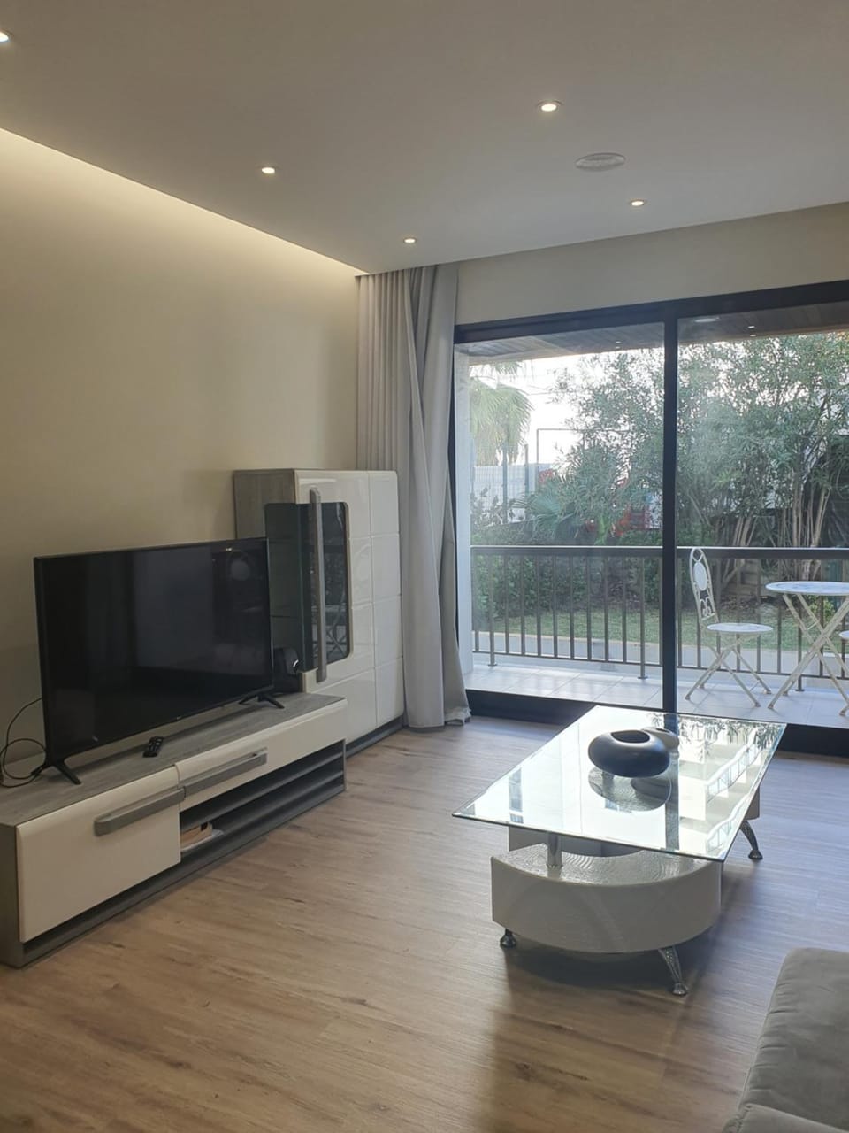 Communal lounge/ TV room, TV and multimedia, Living room, Seating area