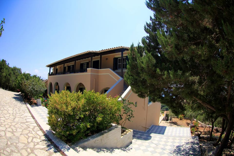 Facade/entrance, Area and facilities