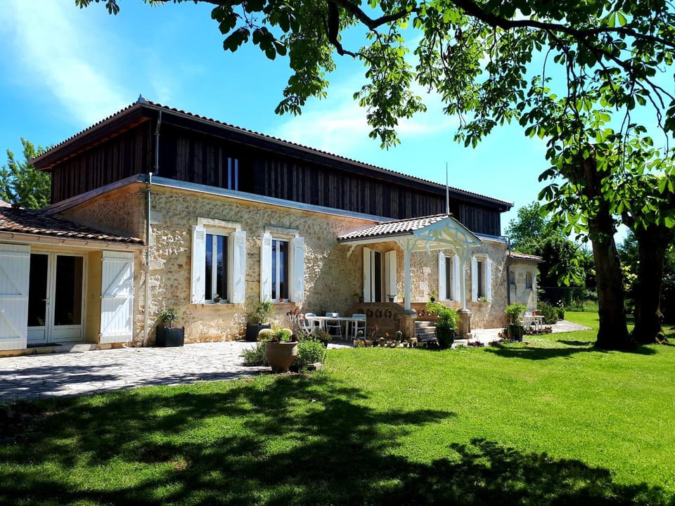 Property building, Patio, Patio, Staff, Garden