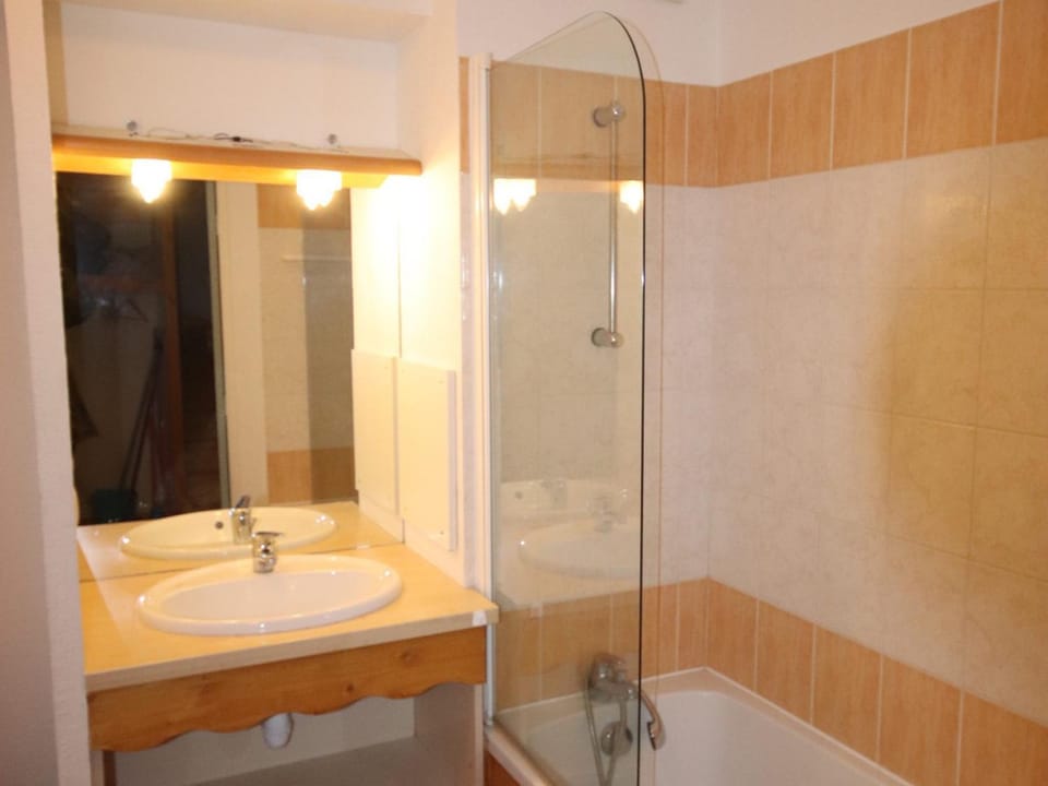 Chalet pour 8 pers avec balcon à Superdevoluy - FR-1-504-429 Apartment in Provence-Alpes-Côte d'Azur