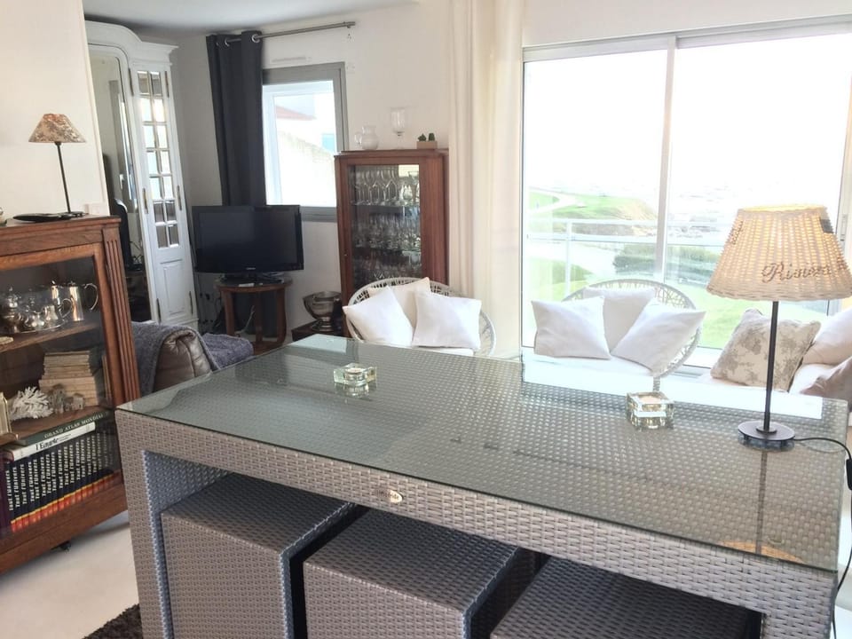 Appartement 4 personnes proche centre ville de Royan avec terrasse et parking privé - FR-1-494-88 Apartment in Royan