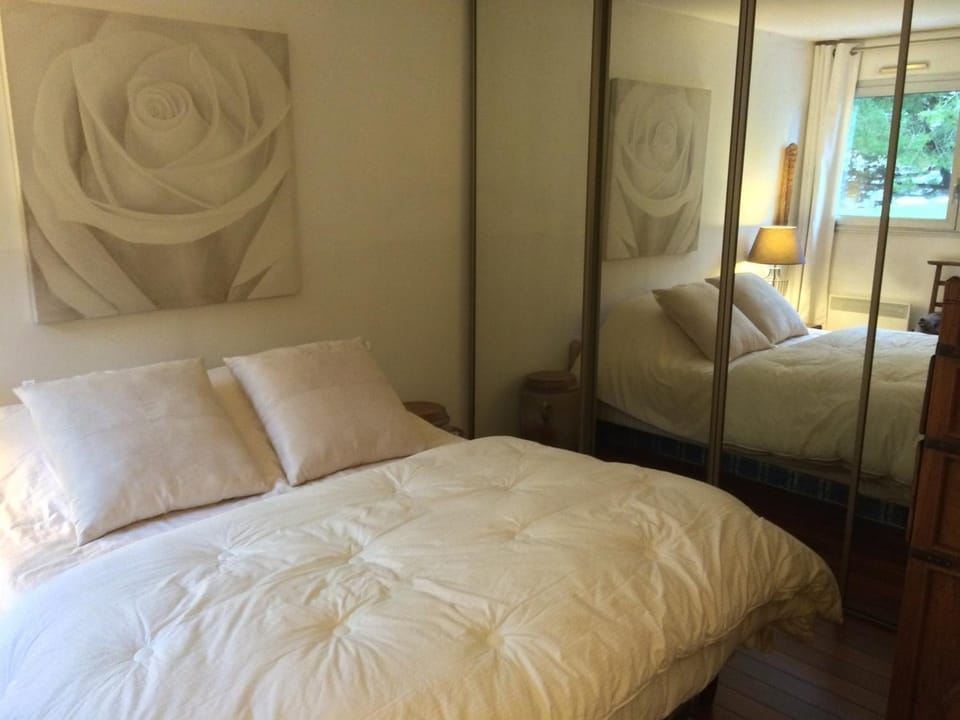 Appartement 4 personnes proche centre ville de Royan avec terrasse et parking privé - FR-1-494-88 Apartment in Royan