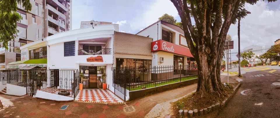 Facade/entrance