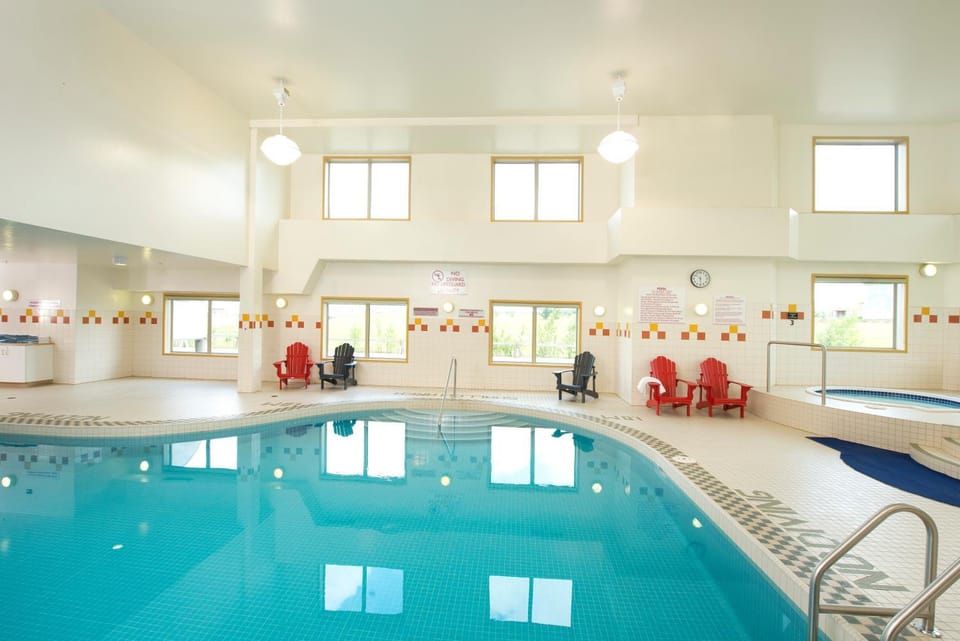 Swimming pool, Swimming pool